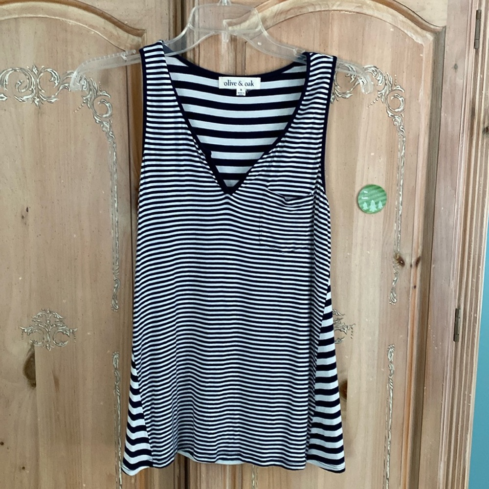 Olive & Oak Sz S sleeveless shirt